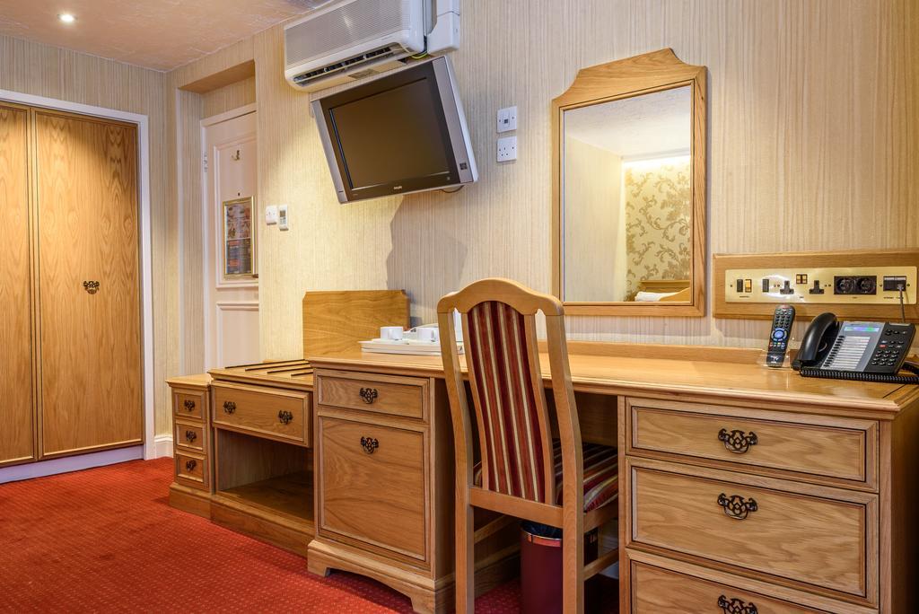 Classic Triple Room,708979063:JPEG